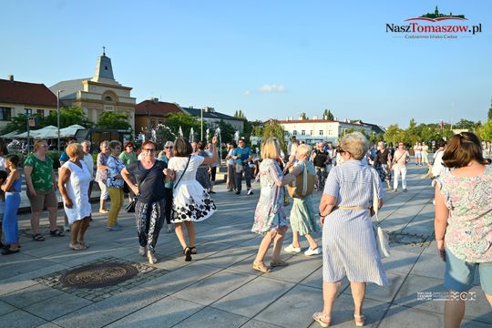 Plac Kościuszki znów zatańczył. „Roztańczony Tomaszów” przyciągnął mieszkańców