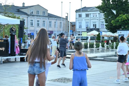 Plac Kościuszki znów zatańczył. „Roztańczony Tomaszów” przyciągnął mieszkańców