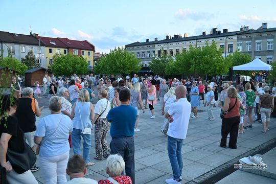 Plac Kościuszki znów zatańczył. „Roztańczony Tomaszów” przyciągnął mieszkańców