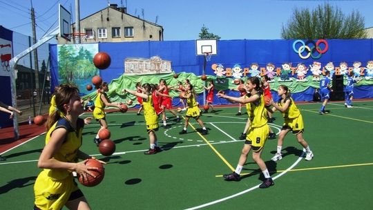 2009.04.26 Otwarcie kompleksu boisk w Szkole Podstawowej numer 14