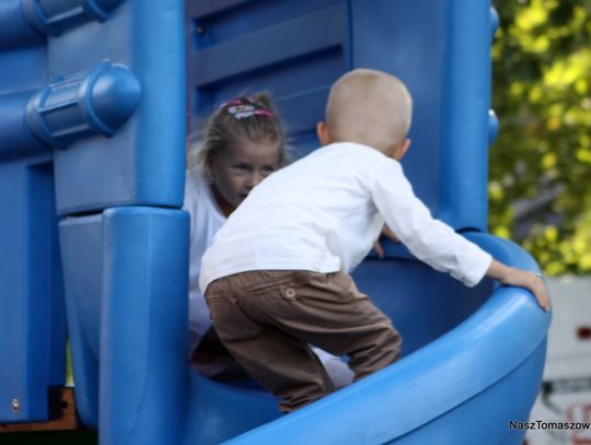 ... lub wziąć udział w gonitwie na zjeżdżalni... ... lub wziąć udział w gonitwie na zjeżdżalni...