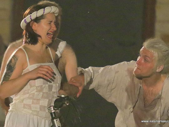 Ogień na zamku w Inowłodzu Ogień na zamku w Inowłodzu