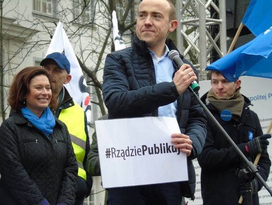Nowocześni z Tomaszowa protestowali w Warszawie