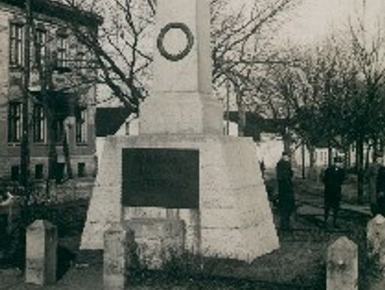 Pomnik Legionistów - Pocztówka ze zbiorów kolekcjonera Grzegorza Węglarskiego