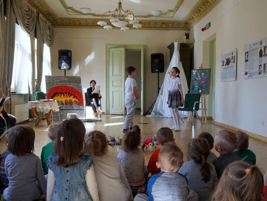 2 kwietnia obchodzimy Międzynarodowy Dzień Książki dla Dzieci. Dlaczego akurat tego dnia? 2 kwietnia obchodzimy Międzynarodowy Dzień Książki dla Dzieci. Dlaczego akurat tego dnia?