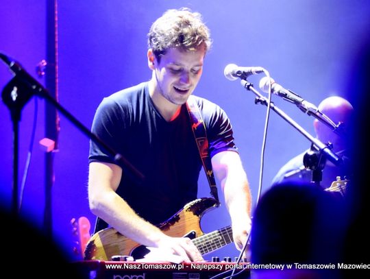 ... który zaprezentował utwory ze swojej pierwszej płyty zatytułowanej &quot;Jaśniej&quot;