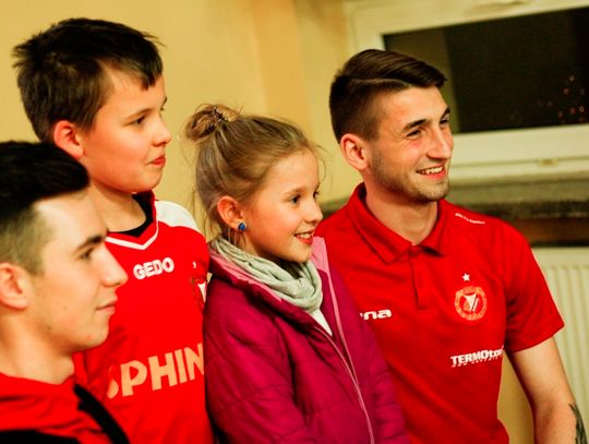 Spotkanie z piłkarzami Widzewa w Tomaszowie Maz. Spotkanie z piłkarzami Widzewa w Tomaszowie Maz.