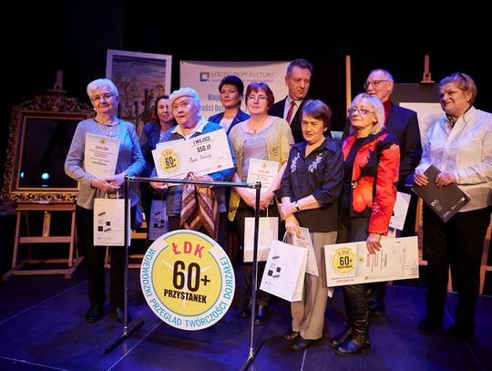 Uczestniczki zajęć MCK laureatkami IX Wojewódzkiego Przeglądu Twórczości Dojrzałej „Przystanek 60+”