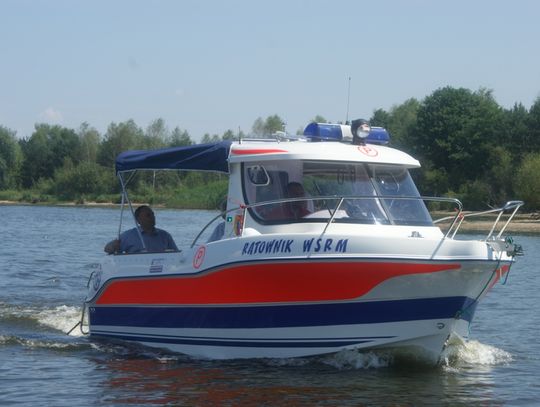Karetka wodna na Zalewie Sulejowskim Karetka wodna na Zalewie Sulejowskim
