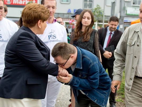 Szydłobus przejechał przez Tomaszów Szydłobus przejechał przez Tomaszów