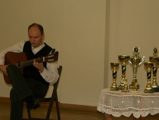 Przy karcianym stoliku