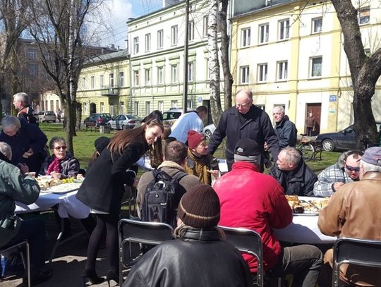 Wielkanocne śniadanie u Dębców