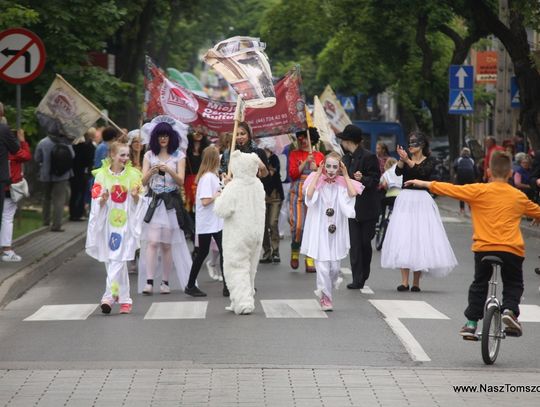 Kolorowa parada przeszła ulicami miasta