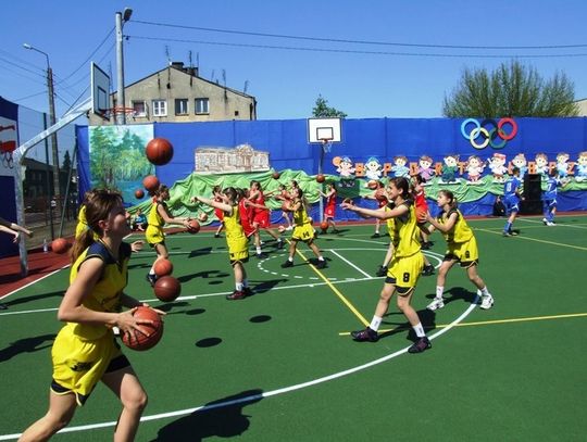 2009.04.26 Otwarcie kompleksu boisk w Szkole Podstawowej numer 14