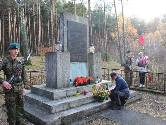 Amber uczcił Święto Niepodległości na wodzie i w wodzie