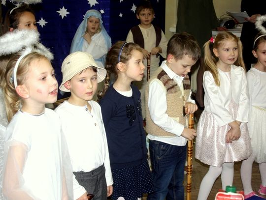 (FOTO) Dzień Babci i Dziadka w Tęczowej Akademii