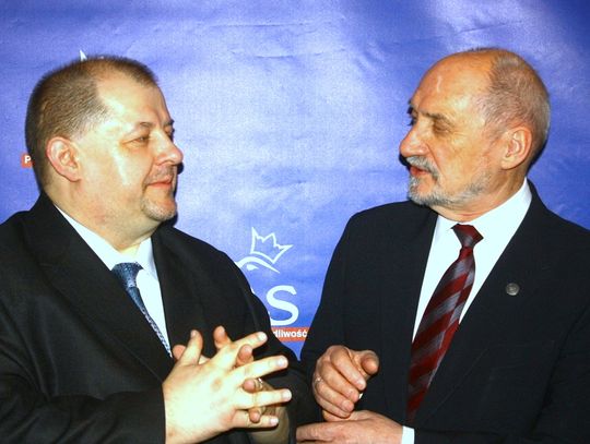 (FOTO/VIDEO) Antoni Macierewicz z wizytą w Tomaszowie