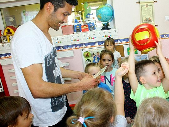 (Fotorelacja) Jardel Muniz Cruz odwiedził przedszkolaków