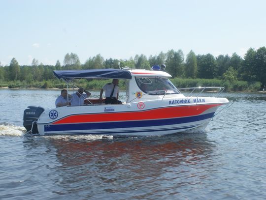 Karetka wodna na Zalewie Sulejowskim Karetka wodna na Zalewie Sulejowskim