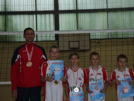 Tomaszowianie w ogólnopolskim Finale mini siatkówki Kinder + Sport