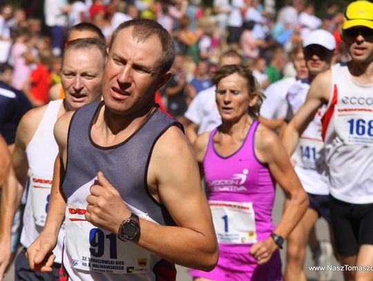 ... zawodnicy reprezentowali szeroki przekrój wiekowy. Najmłodszy biegacz miał dwa latka, najstarszy miał lat 74...