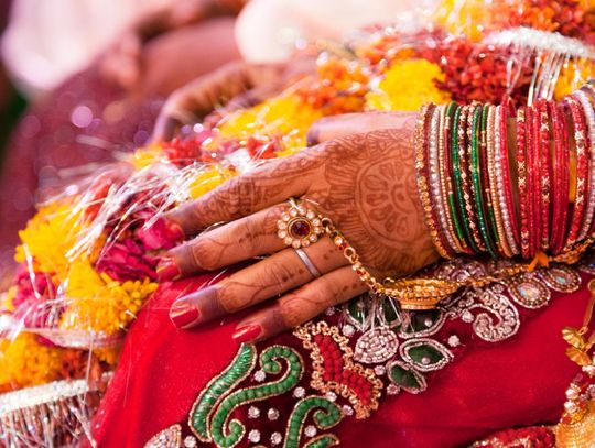 9 zwyczajów z całego świata, które warto znać. Jak zachować się w innych krajach?