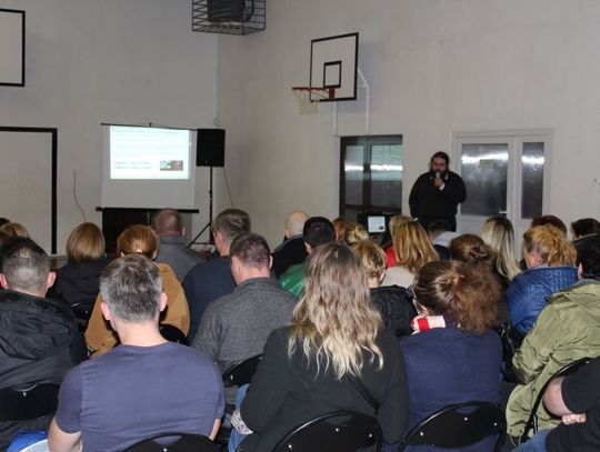 Szkolenie w SP Nr 8 "Cyberprzemoc - zagrożenia płynące z internetu" Szkolenie w SP Nr 8 "Cyberprzemoc - zagrożenia płynące z internetu"