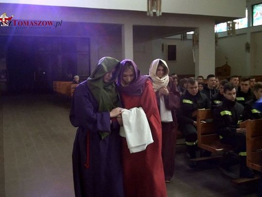 Droga krzyżowa w wykonaniu uczniów ZSP nr 3