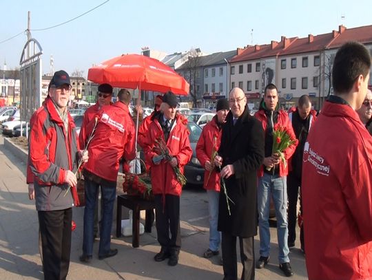 SLD rozdawało kwiaty