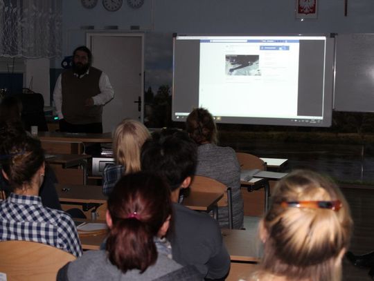 Szkolenie w SP Nr 8 "Cyberprzemoc - zagrożenia płynące z internetu" Szkolenie w SP Nr 8 "Cyberprzemoc - zagrożenia płynące z internetu"