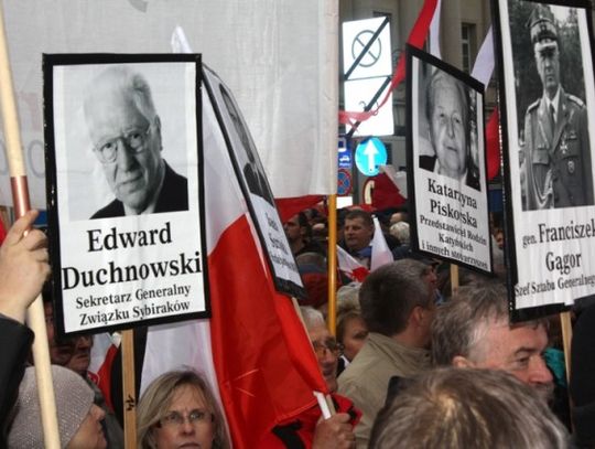 (Foto i Video) Tomaszowianie na obchodach rocznicy tragedii w Smoleńsku (Foto i Video) Tomaszowianie na obchodach rocznicy tragedii w Smoleńsku