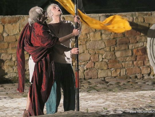 Ogień na zamku w Inowłodzu Ogień na zamku w Inowłodzu