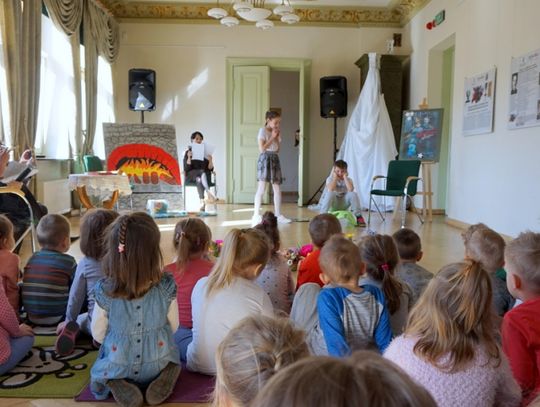 2 kwietnia obchodzimy Międzynarodowy Dzień Książki dla Dzieci. Dlaczego akurat tego dnia? 2 kwietnia obchodzimy Międzynarodowy Dzień Książki dla Dzieci. Dlaczego akurat tego dnia?