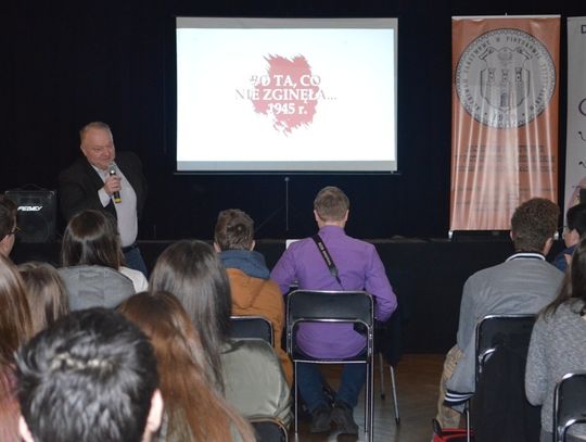 Między okupacją a "niewolą