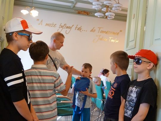 W bibliotece jak w kalejdoskopie, czyli 101 pomysłów na wakacje