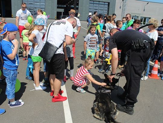 Tomaszowscy policjanci podczas dni otwartych w MZK