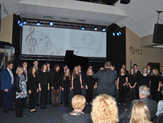 Gaude Mater Polonia w wykonaniu Chóru PSM II st. Gaude Mater Polonia w wykonaniu Chóru PSM II st.