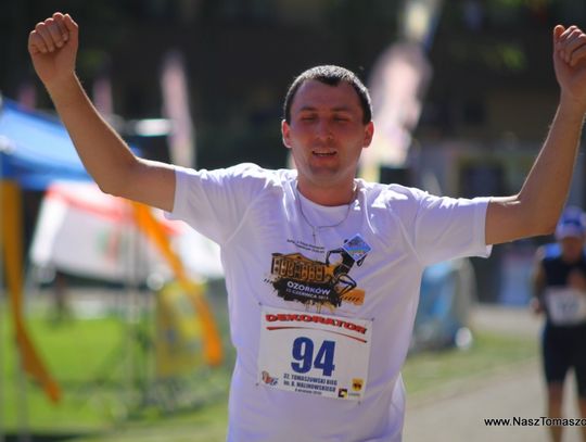 ... ciesząc się z przebytego dystansu...