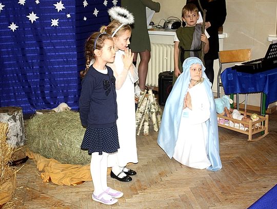 (FOTO) Dzień Babci i Dziadka w Tęczowej Akademii