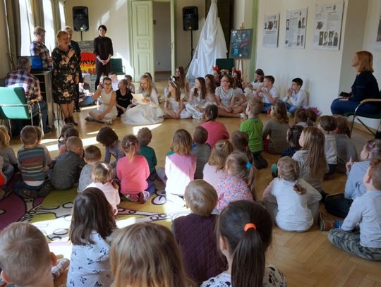 2 kwietnia obchodzimy Międzynarodowy Dzień Książki dla Dzieci. Dlaczego akurat tego dnia? 2 kwietnia obchodzimy Międzynarodowy Dzień Książki dla Dzieci. Dlaczego akurat tego dnia?