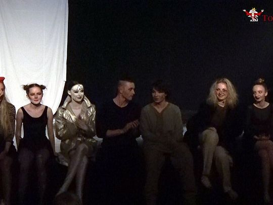 "Trzcina nigdy nie wyjdzie z człowieka" "Trzcina nigdy nie wyjdzie z człowieka"