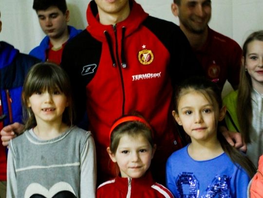 Spotkanie z piłkarzami Widzewa w Tomaszowie Maz. Spotkanie z piłkarzami Widzewa w Tomaszowie Maz.