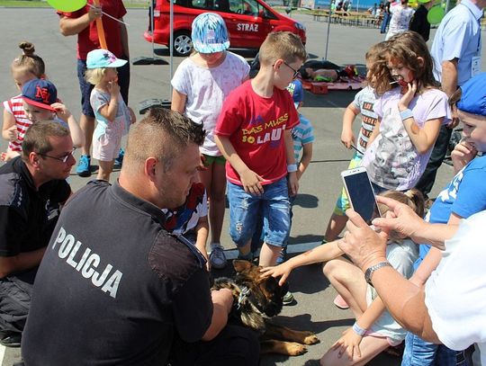 Tomaszowscy policjanci podczas dni otwartych w MZK