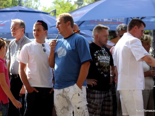 ... starsi mogli porozmawiać z Mistrzem i spróbować serwowanych makaronów... ... starsi mogli porozmawiać z Mistrzem i spróbować serwowanych makaronów...