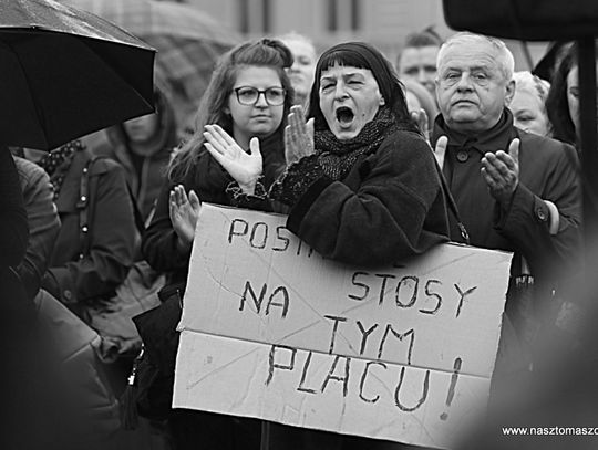 Protestowały na czarno