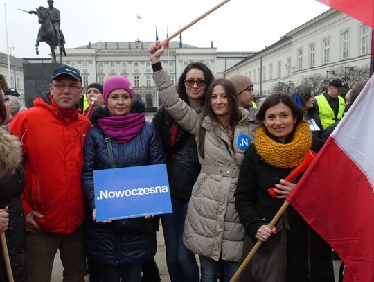 Nowocześni z Tomaszowa protestowali w Warszawie