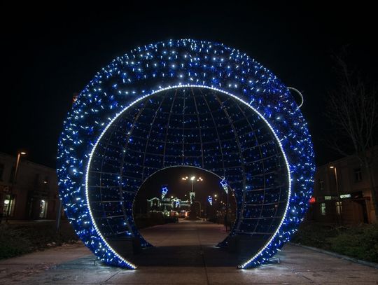 Choinka, bombka, sanie, renifery