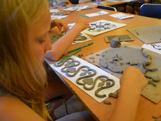 Wakacyjne warsztaty ceramiki w DOK-u