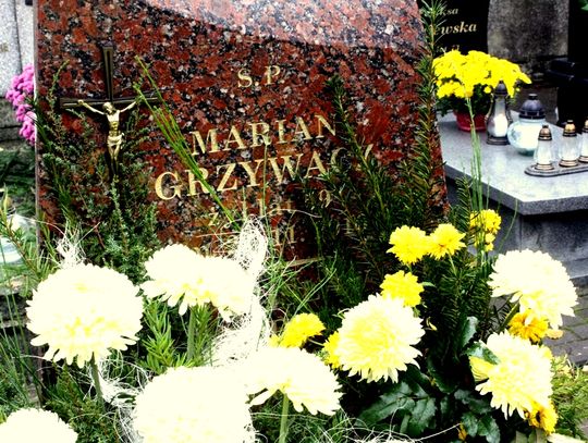 (FOTO) Święto Zmarłych na cmentarzu przy ulicy Smutnej