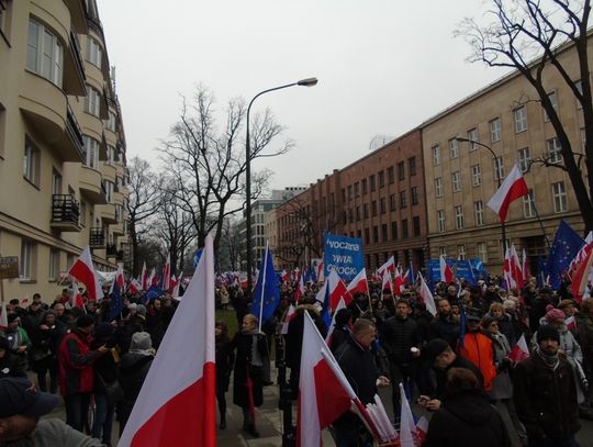 Nowocześni z Tomaszowa protestowali w Warszawie